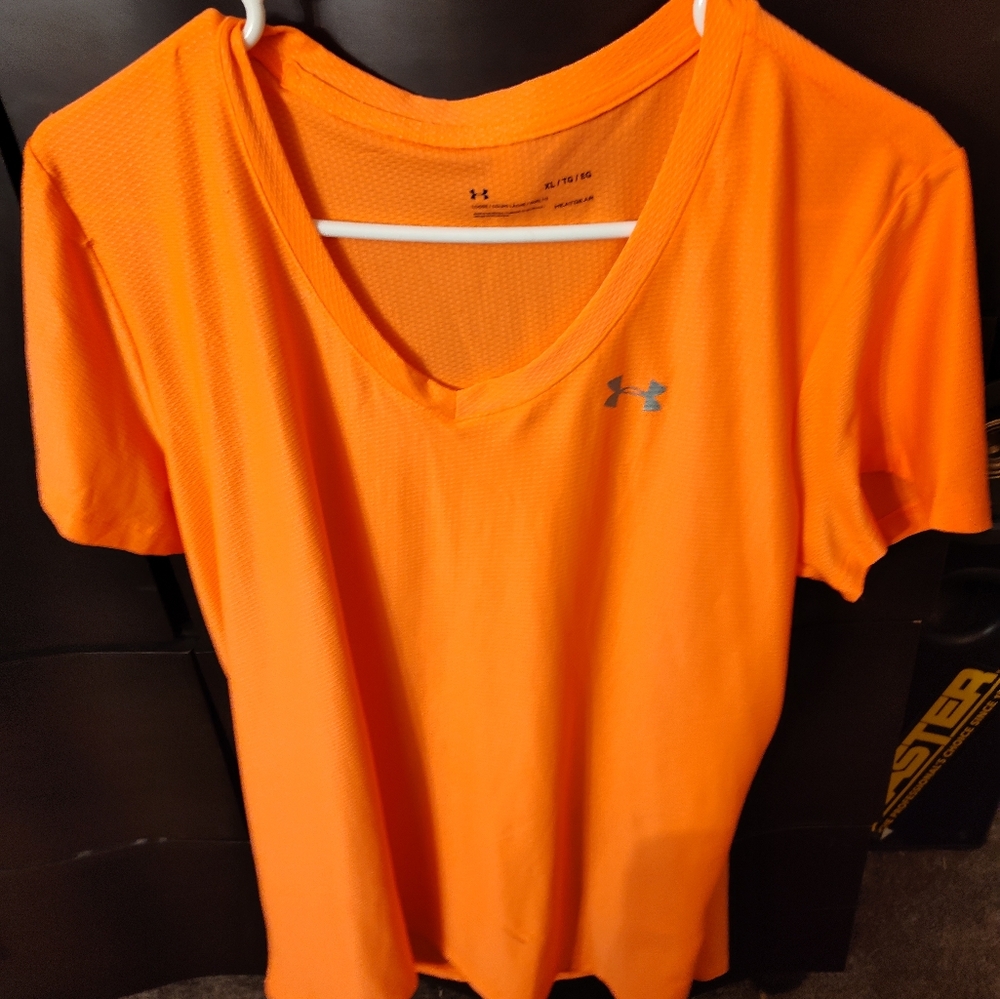 Under Armour TShirt